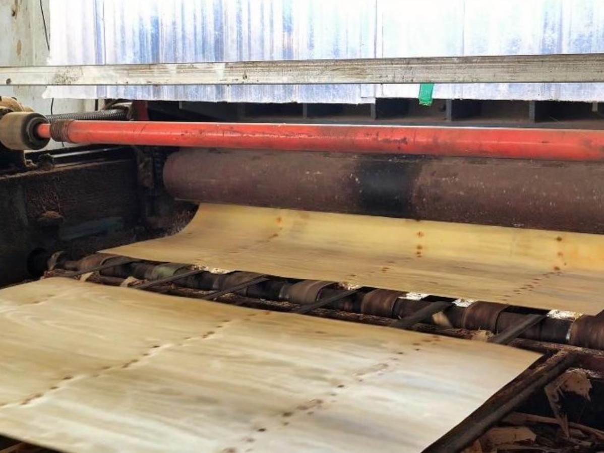 实木板材 vs 人造板材 怎么选才不踩坑